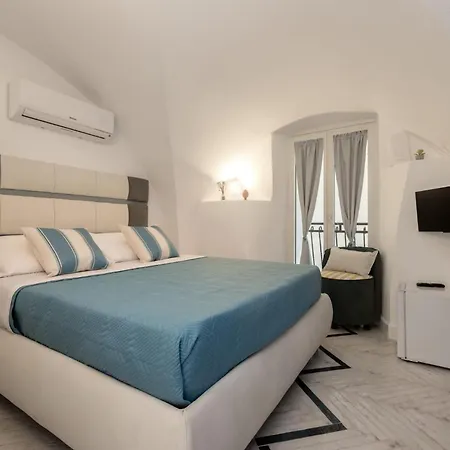 Domus Lumea - Relais De Charme A بيت ضيافة سبرلونغا
